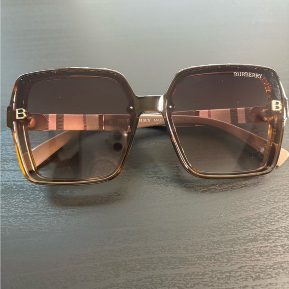 Burberry Tortoise Shell Square Sunglasses - Picture 1 of 1